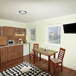 아파트 Apartmanovy Dom Stela Bešeňová