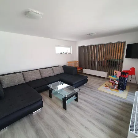 شقة Apartmanovy Dom Stela Bešeňová