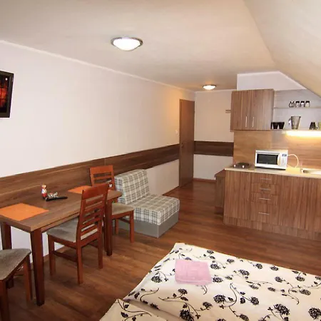 Apartmanovy Dom Stela * Bešeňová
